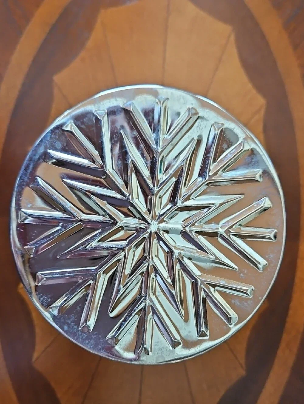 Bath & Body Works Champagne Toast 3-Wick Candle - Snowflake Lid NEW Unburned